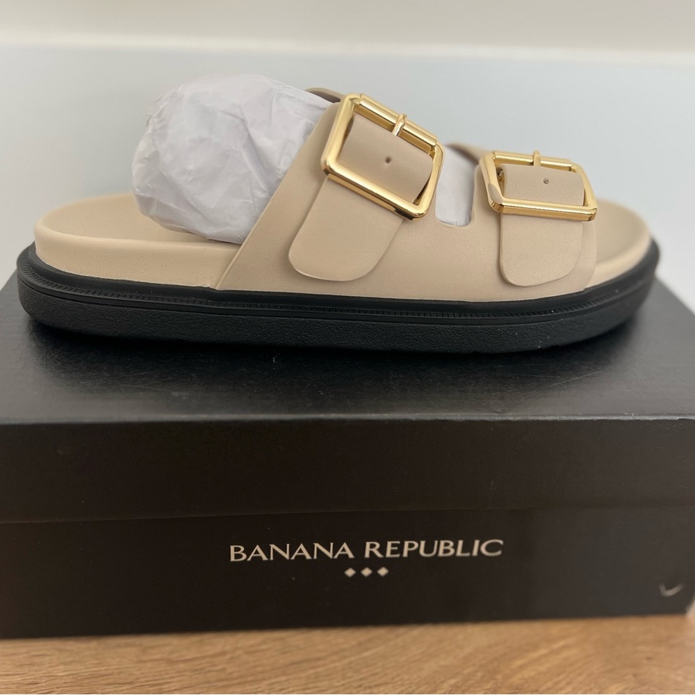 Banana Republic double strap buckle sandal Cream